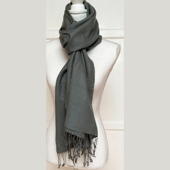 Echo Gray Pashmina 50% Cashmere, 50% Silk  Never Worn Condition - Picture 1 of 5